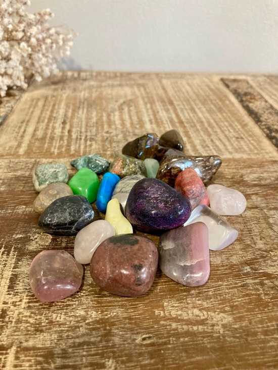 Lot of 24 Pieces Polished Rocks - Instant Rock Collection - Picture 9 of 13